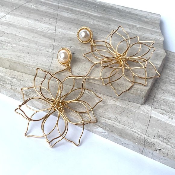 Anthropologie Jewelry - NEW ~ Anthropologie Oversized Wire Flower Drop w/ Pearl Post Earrings